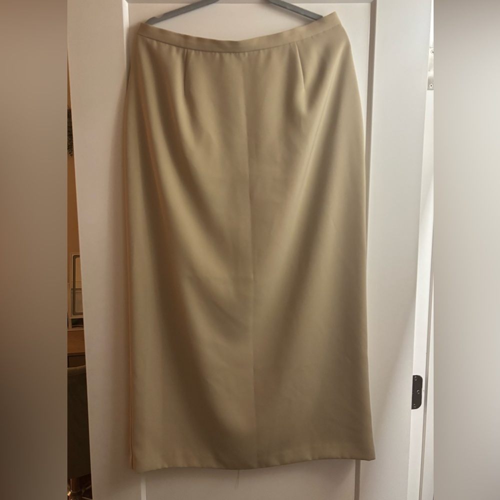 Villager Cream Pencil Skirt